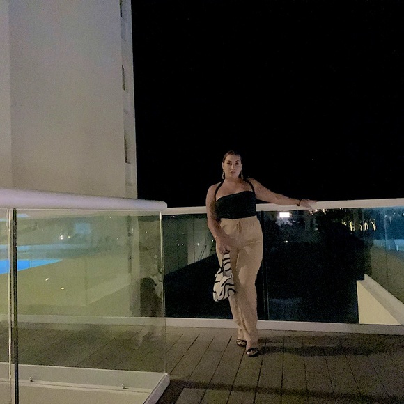 Meet your Posher, Amanda - Picture 2 of 2